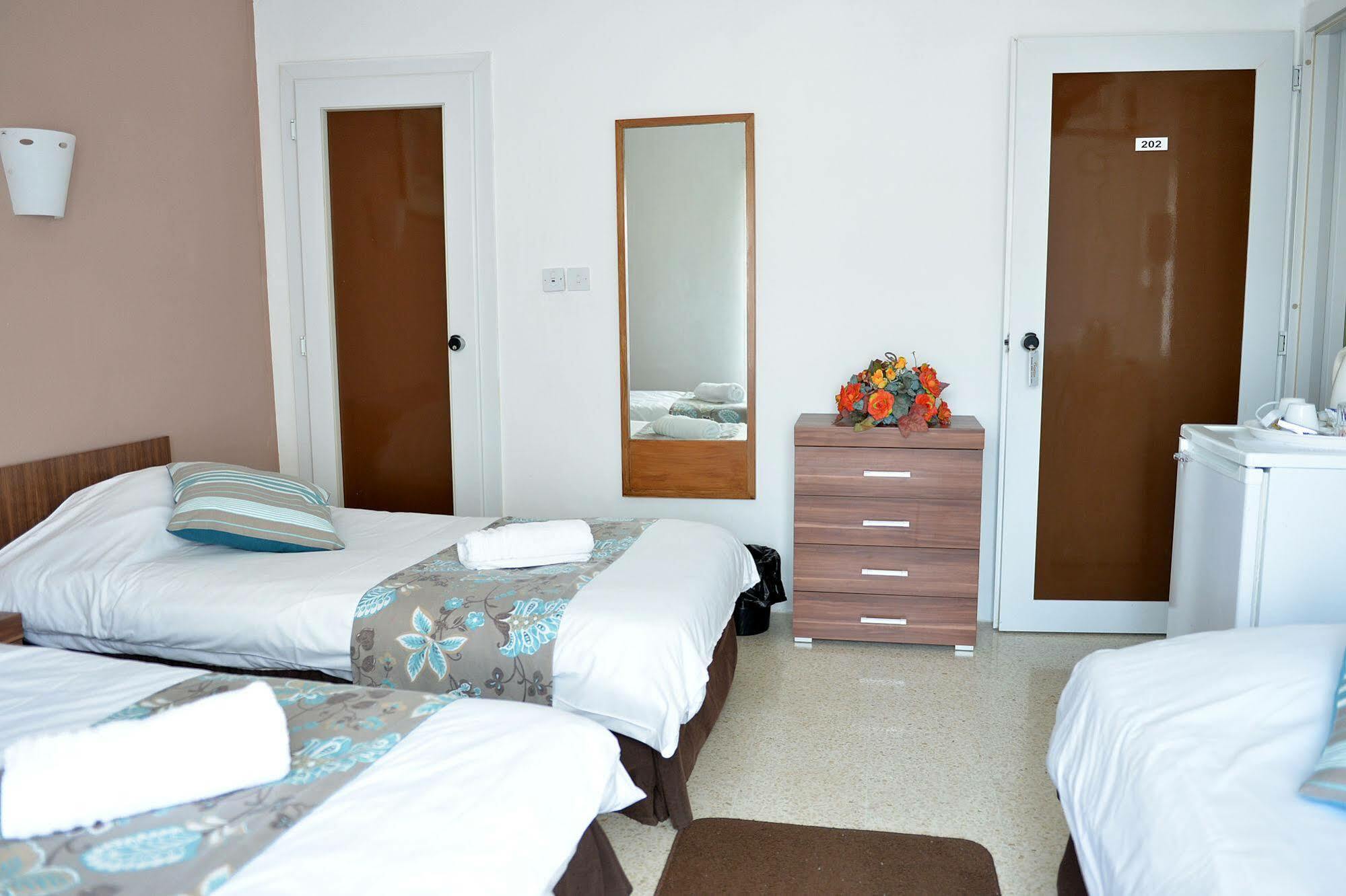 Sunstone Boutique Guest House Buġibba Luaran gambar
